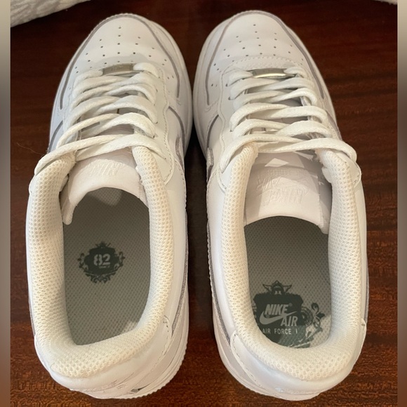 Nike Air Force 1 Leather Sneaker White/White Size 4.5Y/6W - Picture 7 of 11